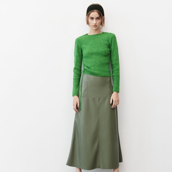 Zara Tops - ZARA SIDE PLEAT KNIT SWEATER